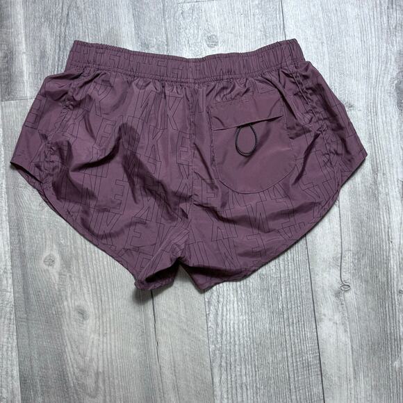 Nike Women`s Dri-FIT Run Division Tempo Running Shorts size medium - Picture 2 of 3